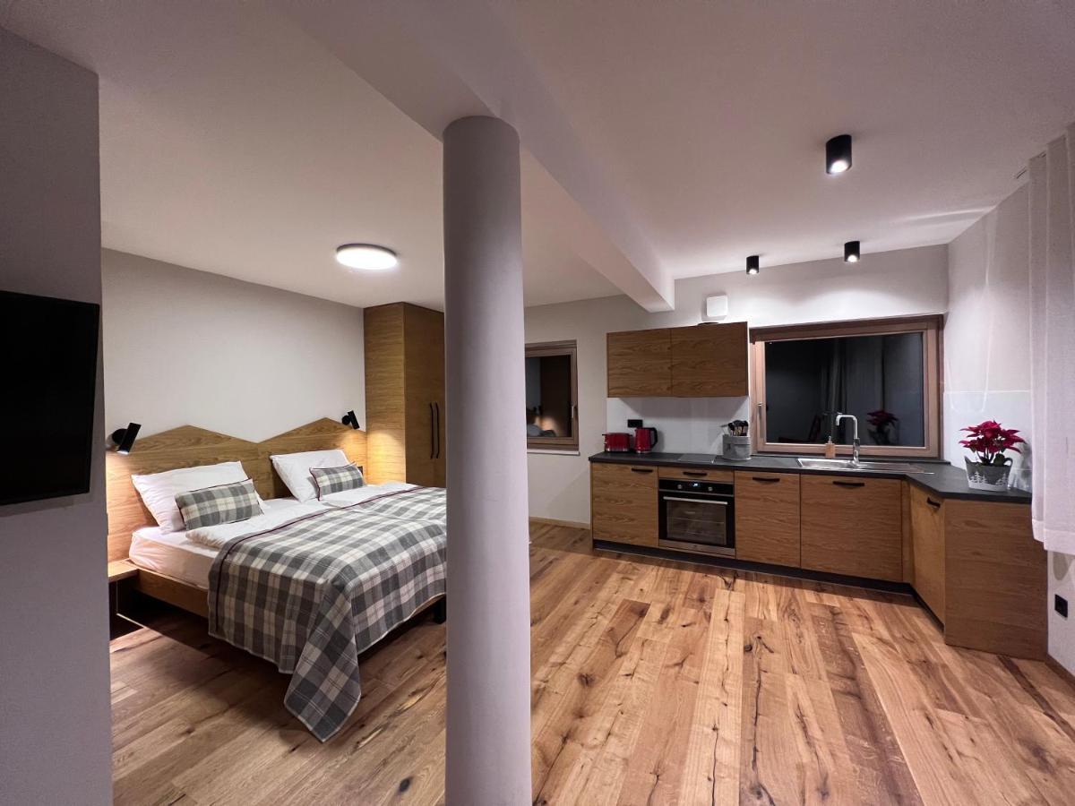 Apartments And Rooms Kaja クランスカゴーラ エクステリア 写真